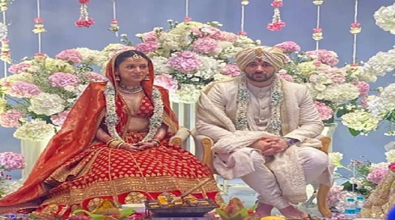 karan deol and drisha acharya wedding pictures